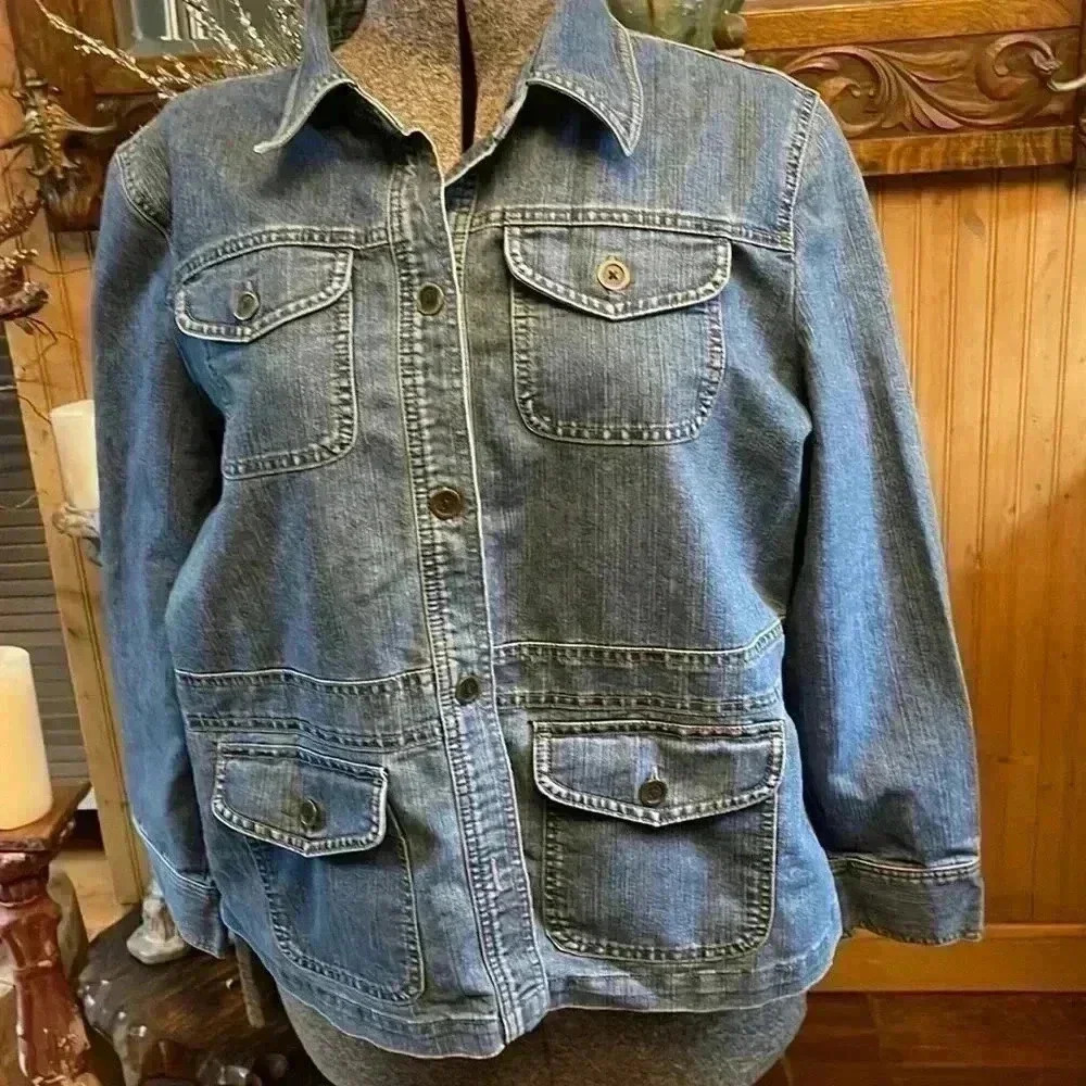 Cherokee brand women’s XXL vintage Jean jacket.